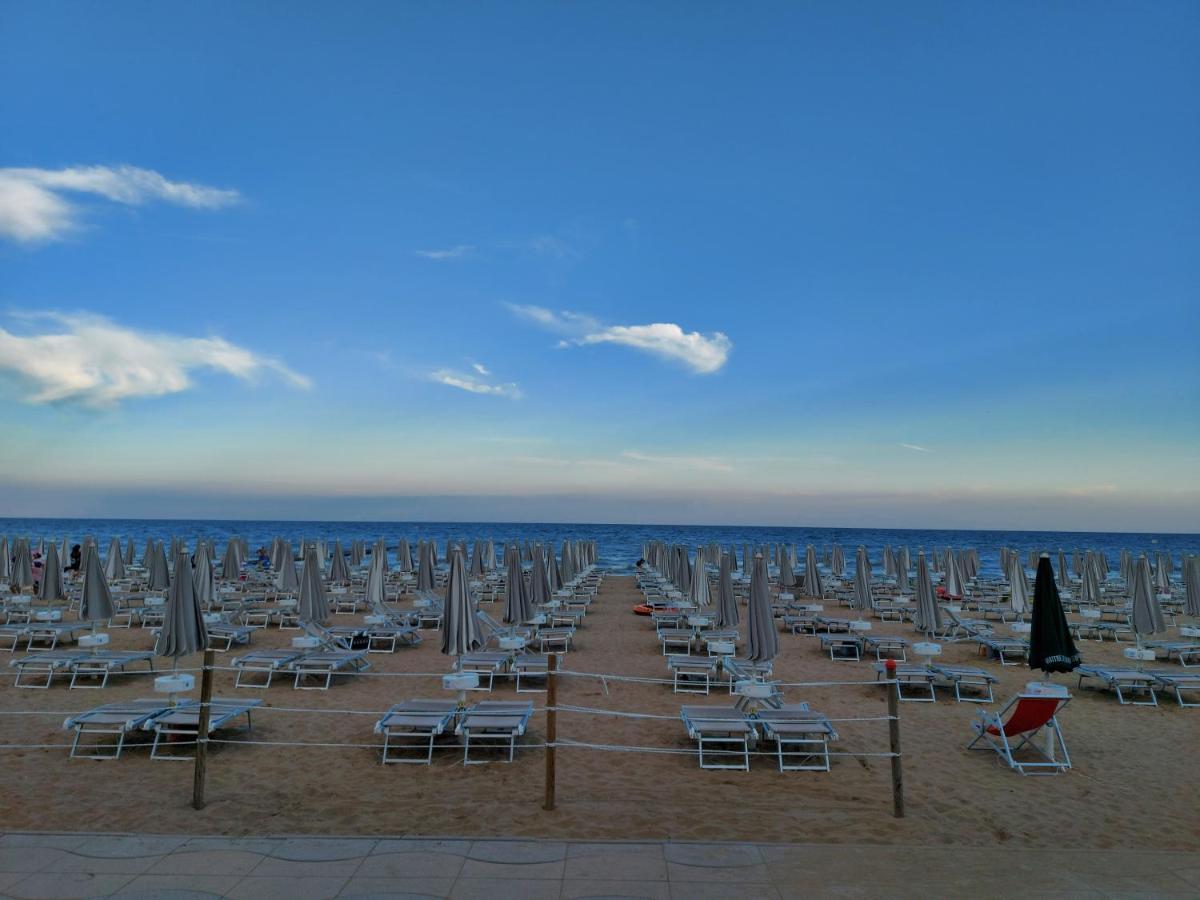 Hotel Piccadilly Lido di Jesolo Exterior foto